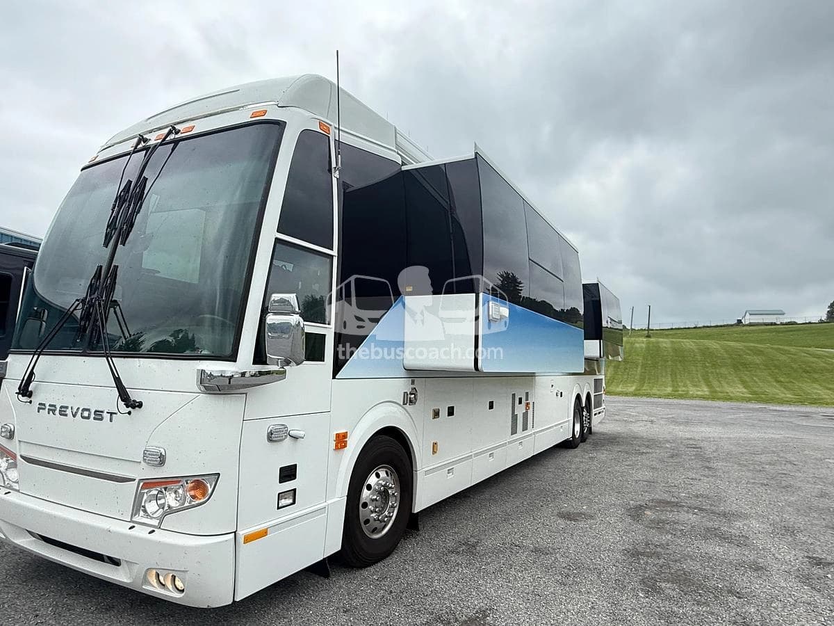 2012 Prevost H3-45 bus 2012 Prevost H3-45 bus