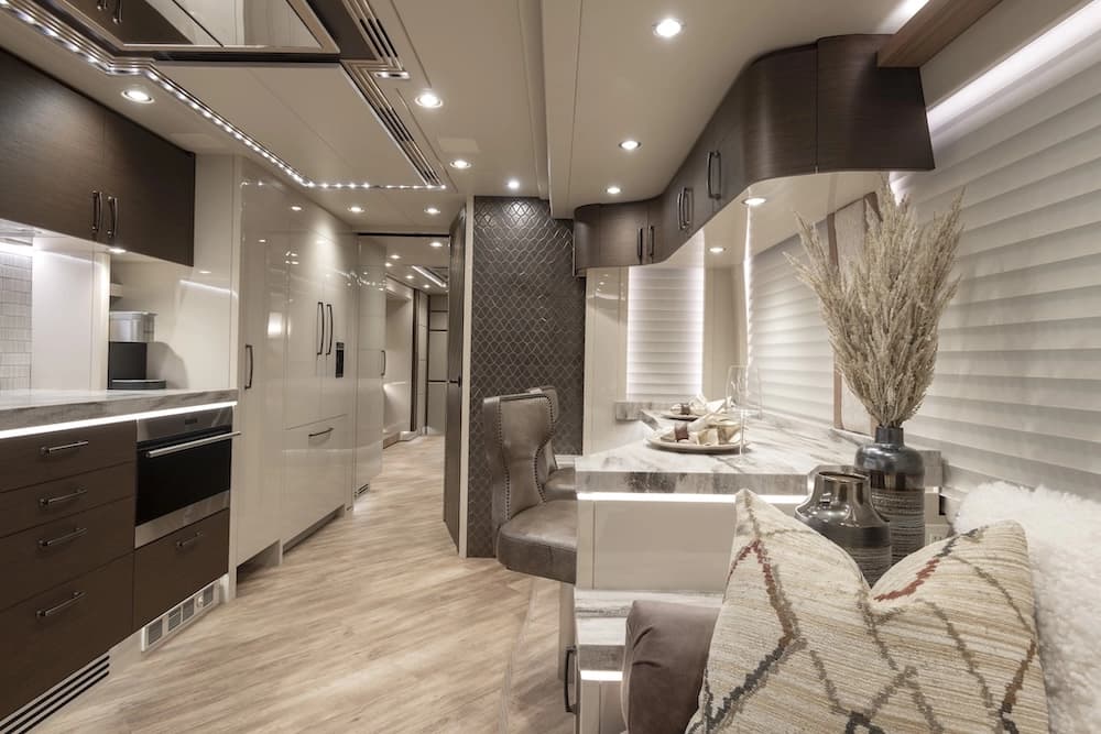 2023 Prevost Liberty Elegant Lady H3-45 Motorhome - Thumbnail 11 2023 Prevost Liberty Elegant Lady H3-45 Motorhome - Thumbnail 11