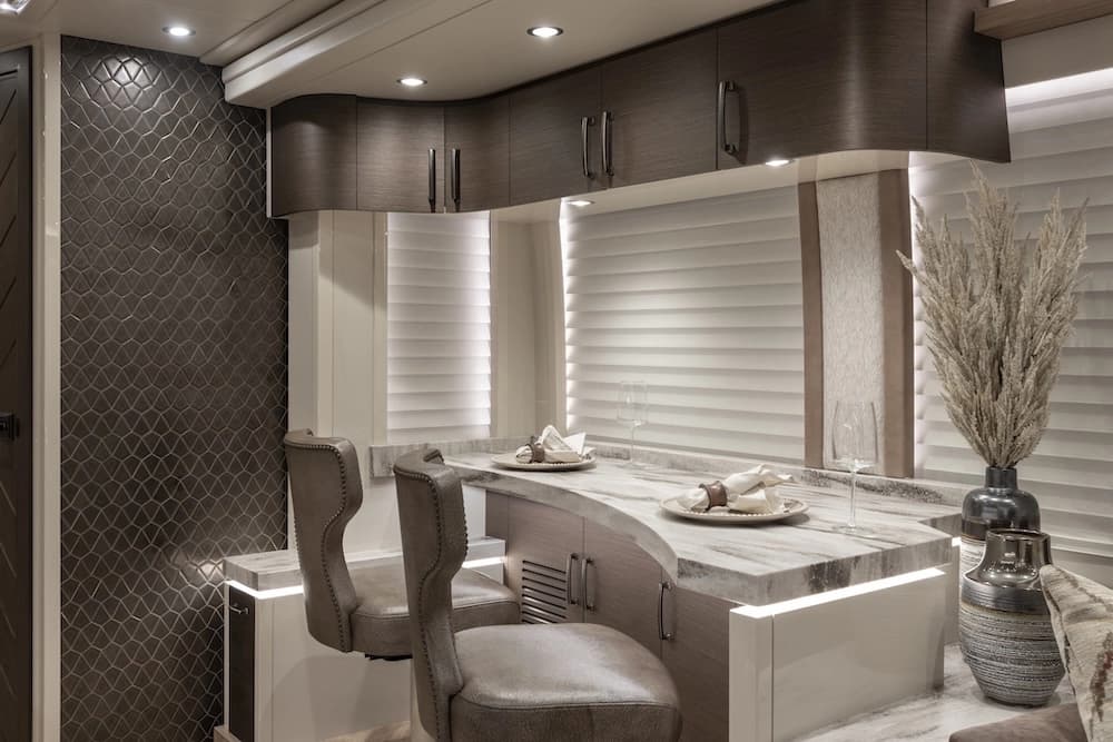 2023 Prevost Liberty Elegant Lady H3-45 Motorhome - Thumbnail 23 2023 Prevost Liberty Elegant Lady H3-45 Motorhome - Thumbnail 23