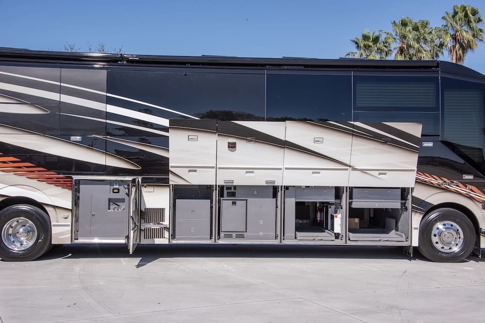 2023 Prevost Liberty Elegant Lady H3-45 Motorhome - Thumbnail 6 2023 Prevost Liberty Elegant Lady H3-45 Motorhome - Thumbnail 6