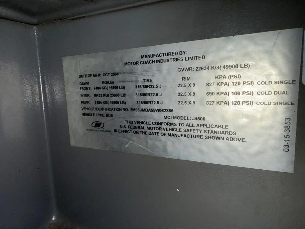 2005 MCI J4500 ADA - Thumbnail 19 2005 MCI J4500 ADA - Thumbnail 19