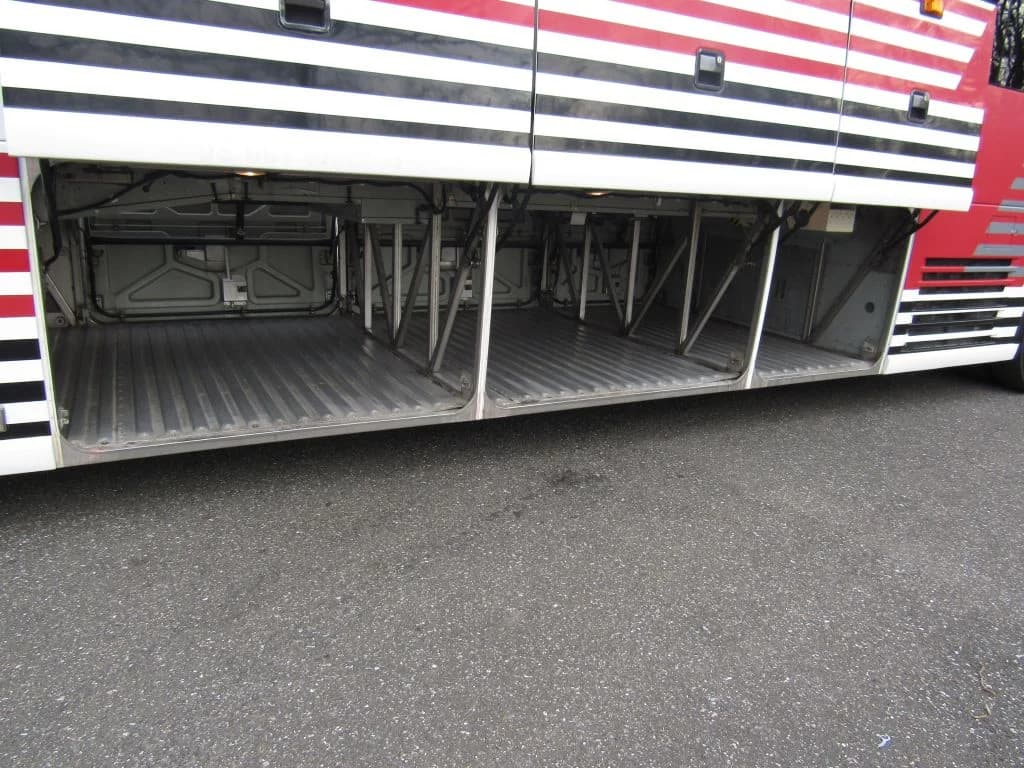 2005 MCI J4500 ADA - Thumbnail 12 2005 MCI J4500 ADA - Thumbnail 12