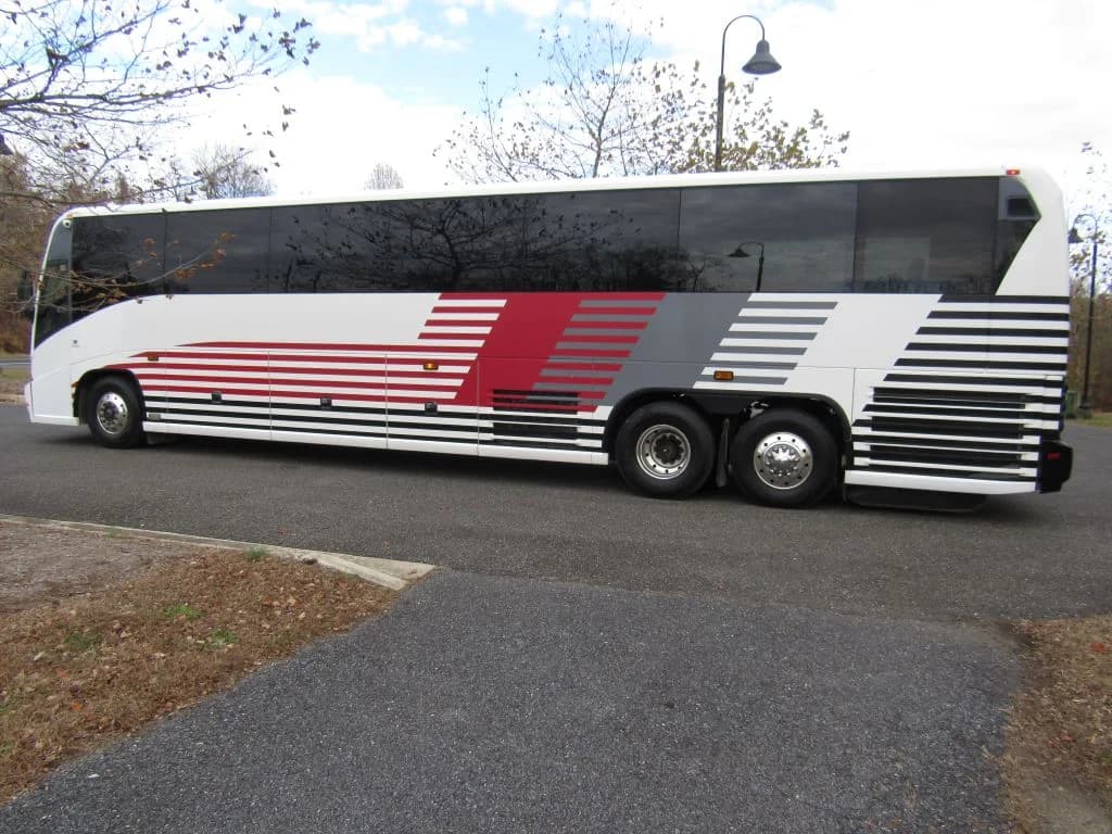 2005 MCI J4500 ADA - Thumbnail 13 2005 MCI J4500 ADA - Thumbnail 13