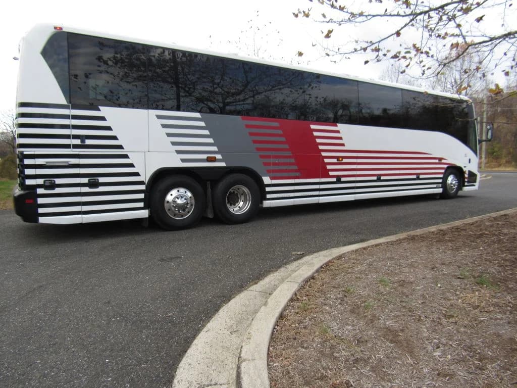 2005 MCI J4500 ADA - Thumbnail 16 2005 MCI J4500 ADA - Thumbnail 16