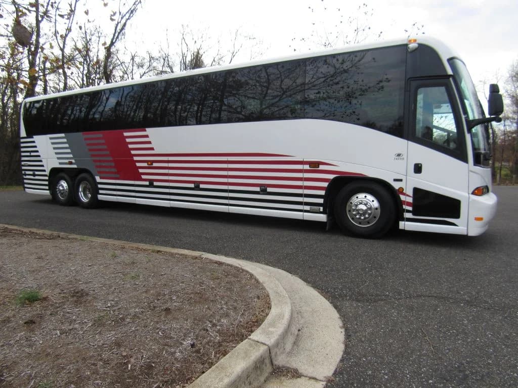 2005 MCI J4500 ADA - Thumbnail 17 2005 MCI J4500 ADA - Thumbnail 17