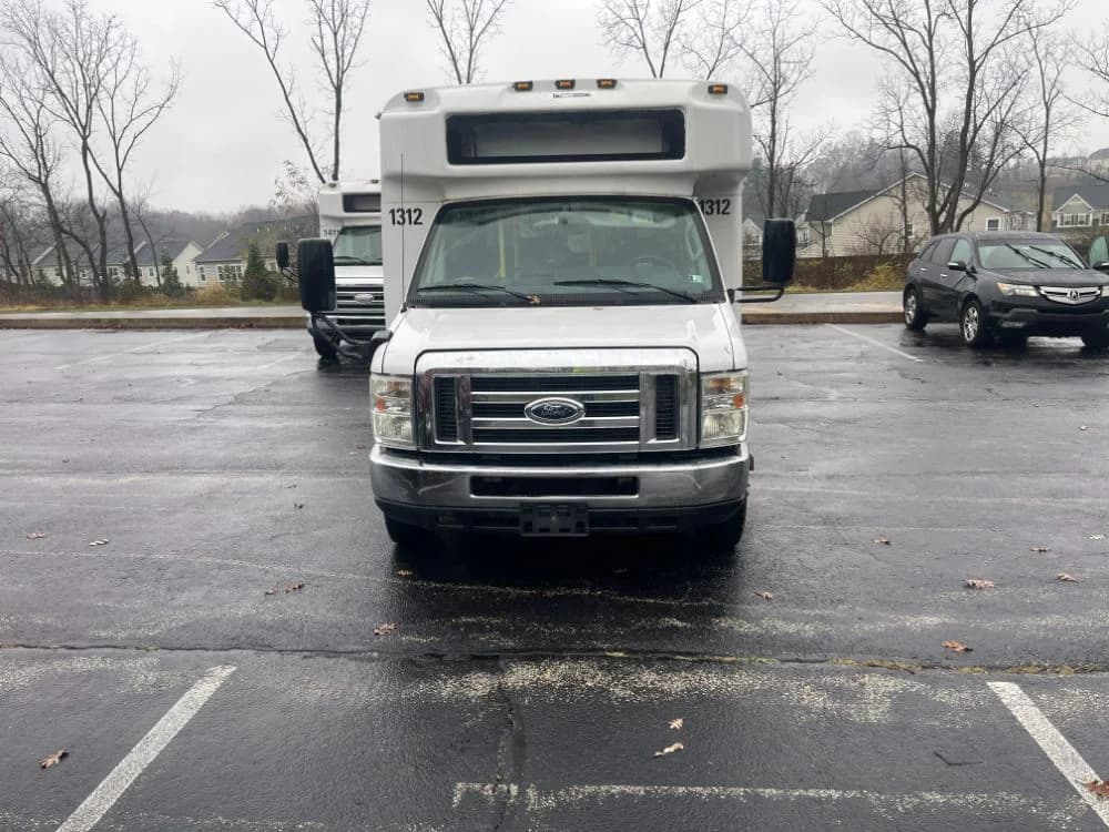 2013 Ford E450 - Thumbnail 3 2013 Ford E450 - Thumbnail 3