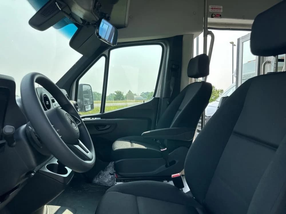 2022 Mercedes Sprinter 3500 - Thumbnail 5 2022 Mercedes Sprinter 3500 - Thumbnail 5