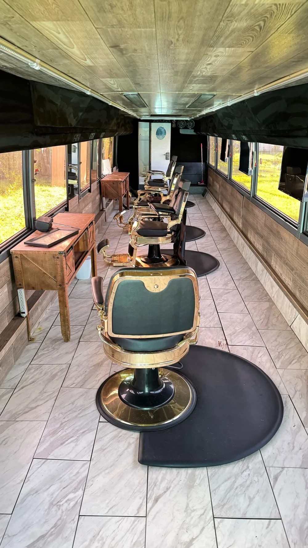 2001 VanHool Unsure - Thumbnail 4 2001 VanHool Unsure - Thumbnail 4