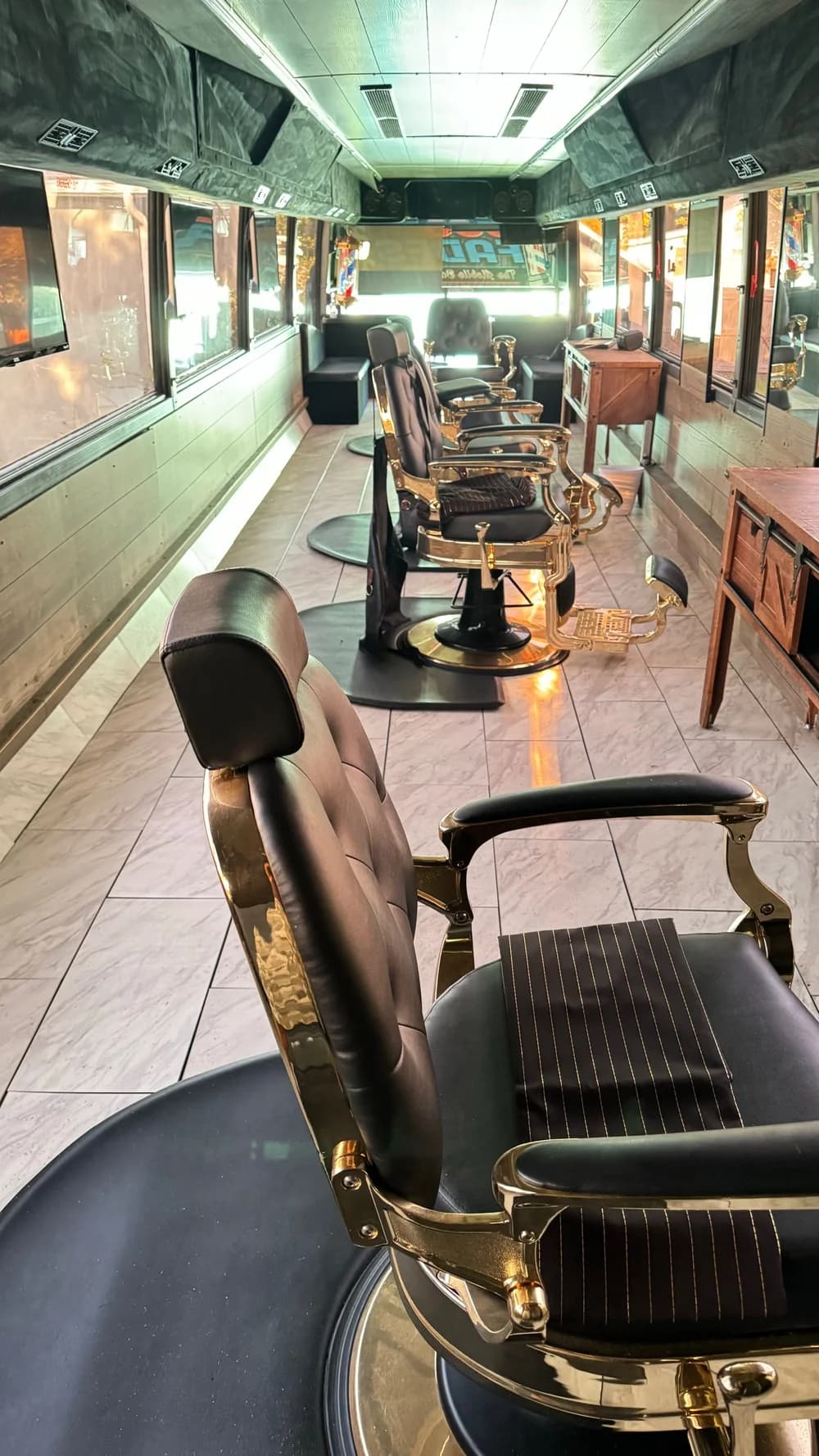 2001 VanHool Unsure - Thumbnail 5 2001 VanHool Unsure - Thumbnail 5