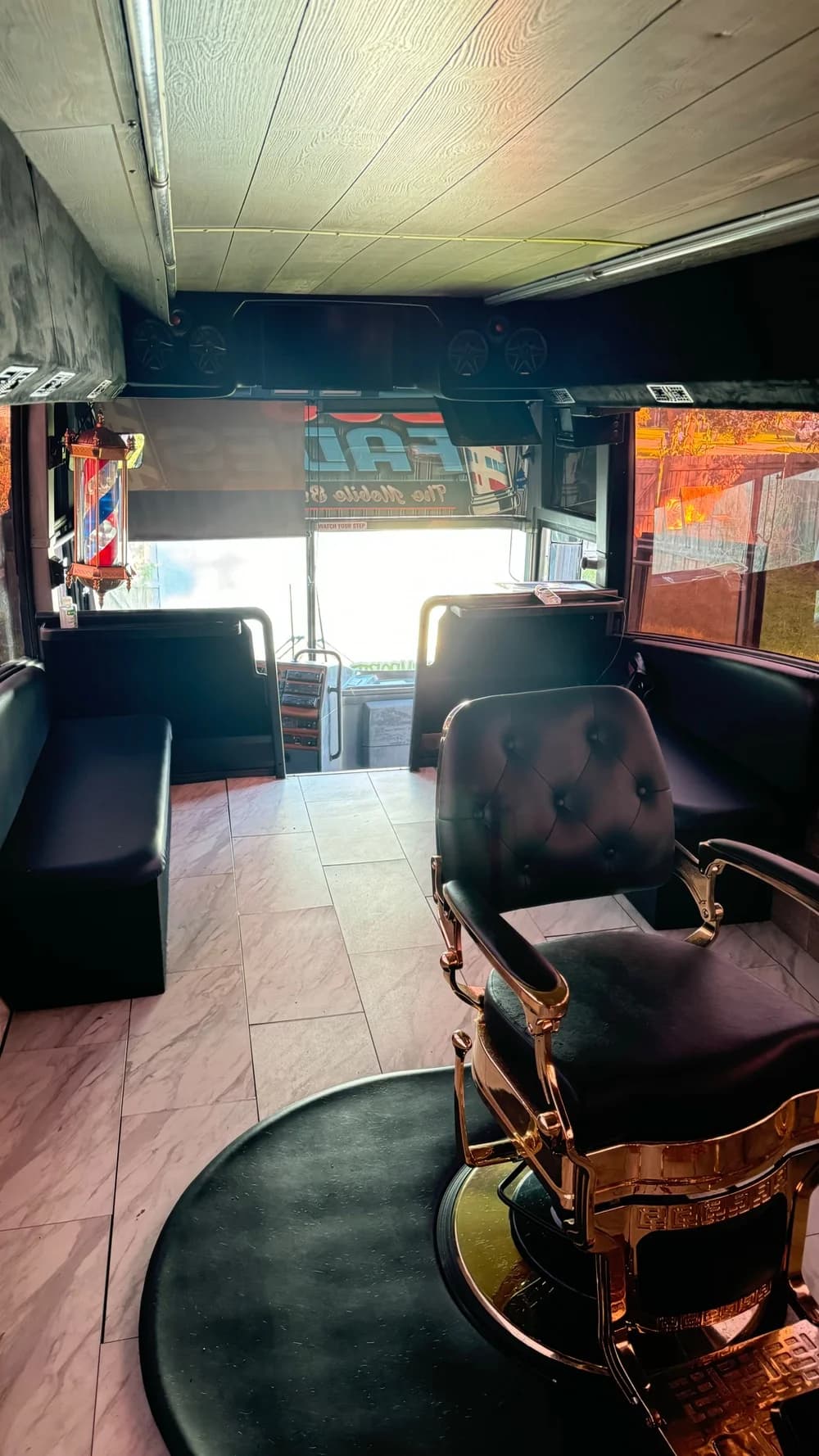 2001 VanHool Unsure - Thumbnail 9 2001 VanHool Unsure - Thumbnail 9