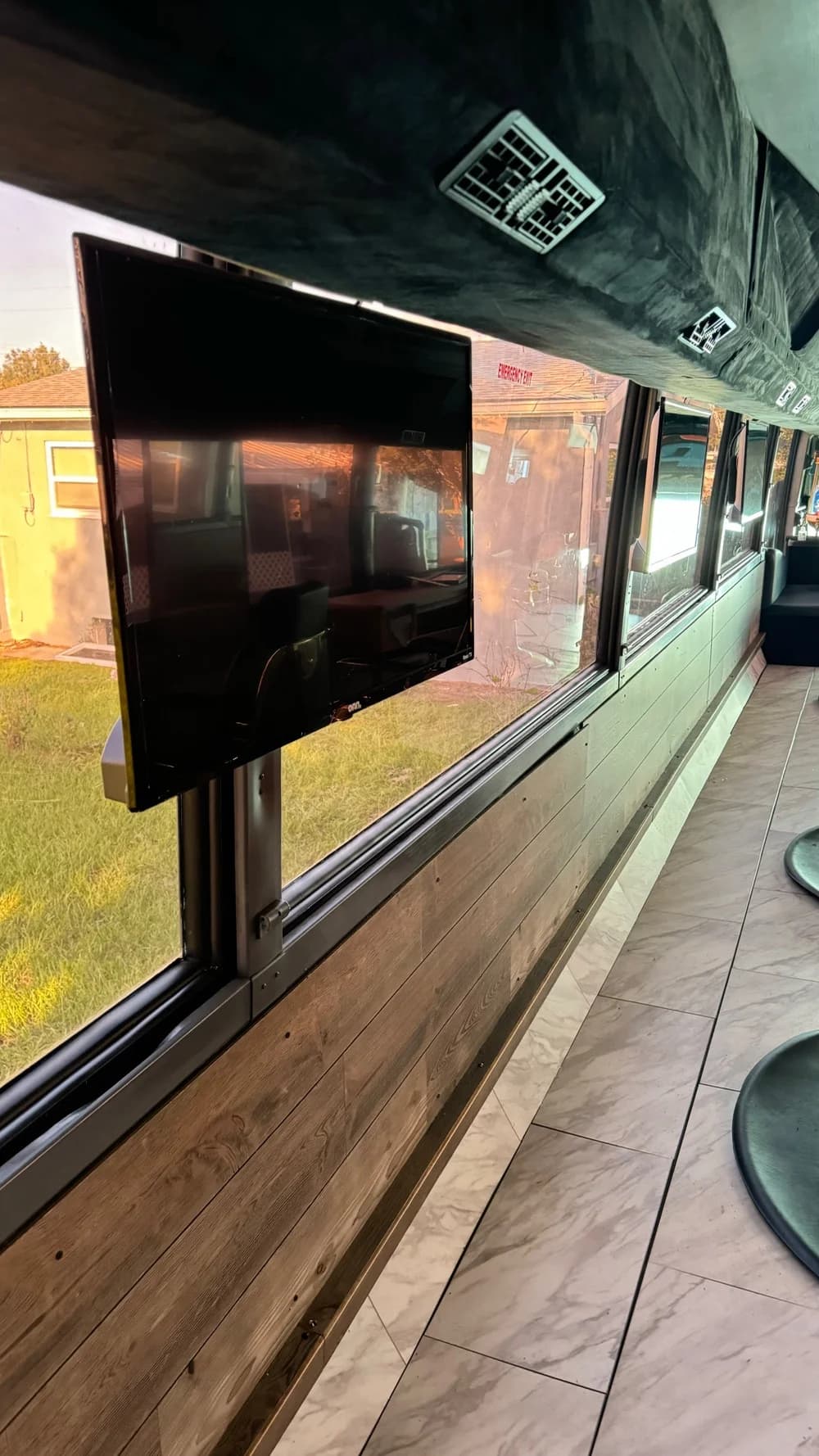 2001 VanHool Unsure - Thumbnail 4 2001 VanHool Unsure - Thumbnail 4