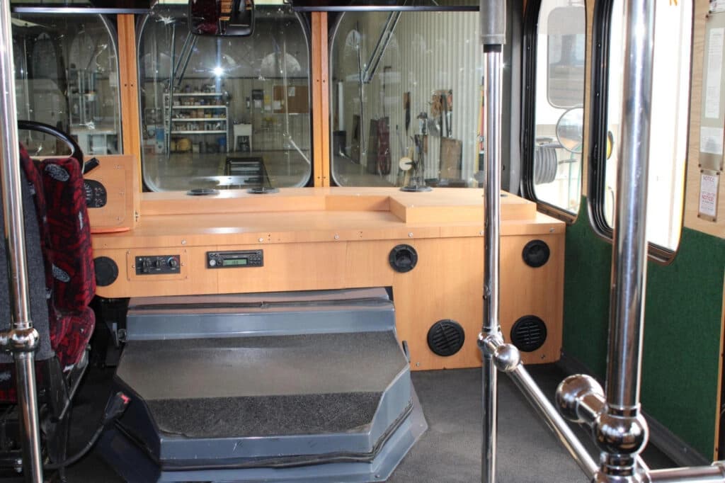 2011 Ford TR30 ADA Trolley Bus - Thumbnail 13 2011 Ford TR30 ADA Trolley Bus - Thumbnail 13