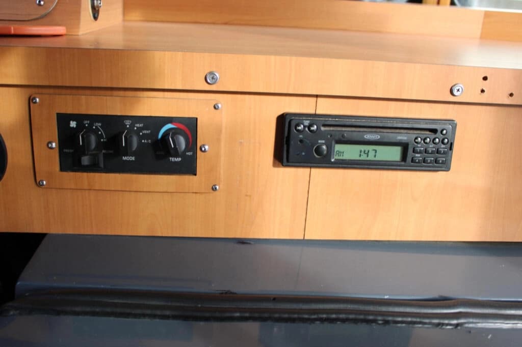 2011 Ford TR30 ADA Trolley Bus - Thumbnail 17 2011 Ford TR30 ADA Trolley Bus - Thumbnail 17