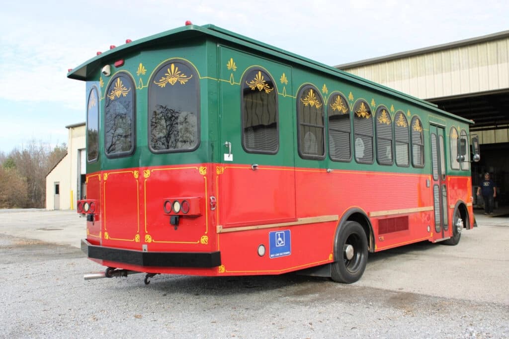 2011 Ford TR30 ADA Trolley Bus - Thumbnail 19 2011 Ford TR30 ADA Trolley Bus - Thumbnail 19