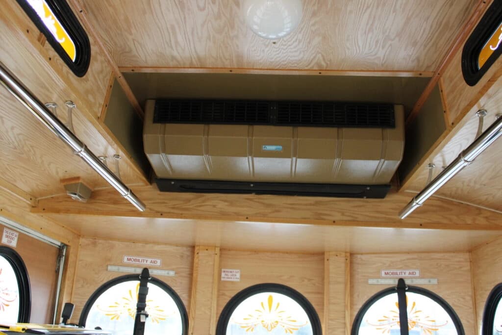 2011 Ford TR30 ADA Trolley Bus - Thumbnail 6 2011 Ford TR30 ADA Trolley Bus - Thumbnail 6