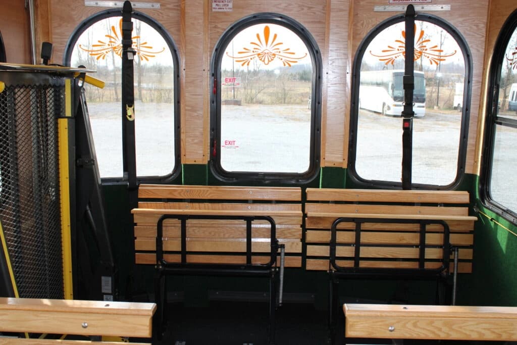 2011 Ford TR30 ADA Trolley Bus - Thumbnail 7 2011 Ford TR30 ADA Trolley Bus - Thumbnail 7