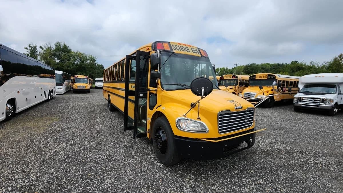 2017 Freightliner Thomas C2 72p - Thumbnail 9 2017 Freightliner Thomas C2 72p - Thumbnail 9