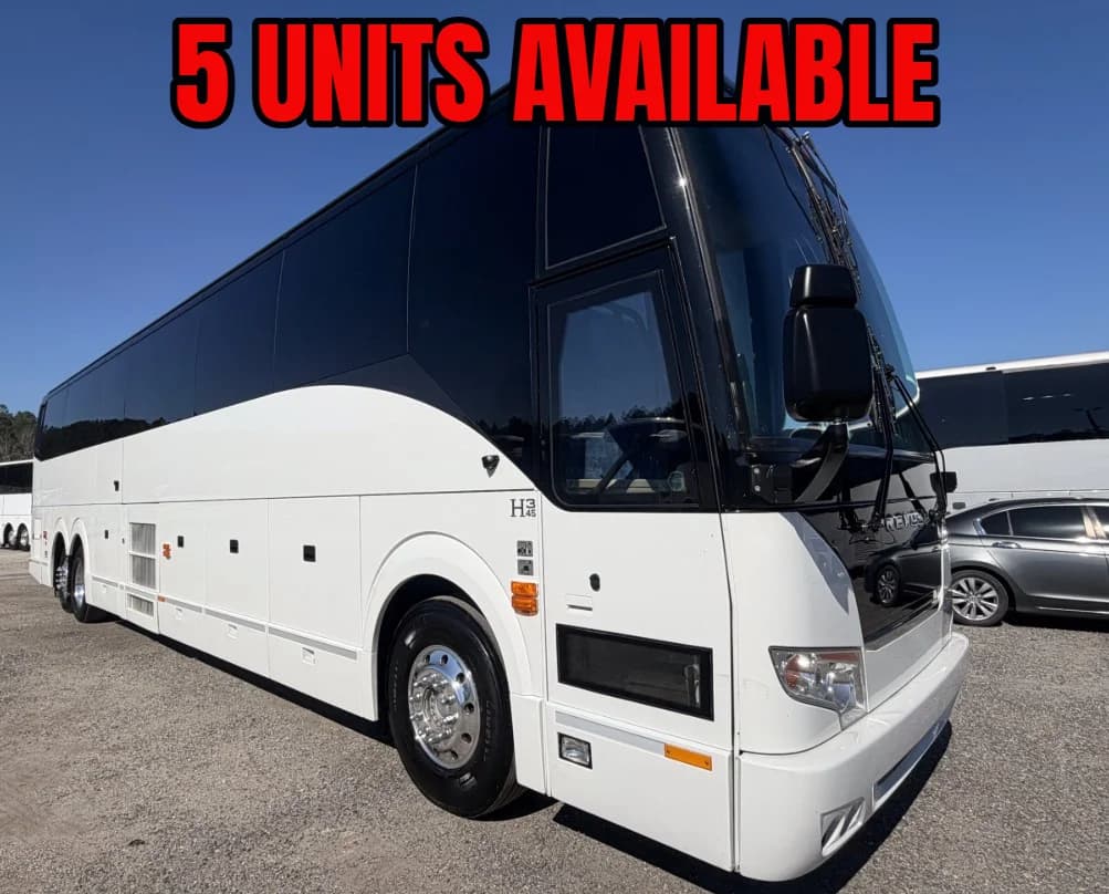 2019 Prevost H3-45 - Thumbnail 1 2019 Prevost H3-45 - Thumbnail 1