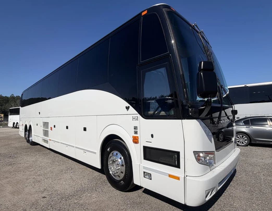 2019 Prevost H3-45 - Thumbnail 8 2019 Prevost H3-45 - Thumbnail 8