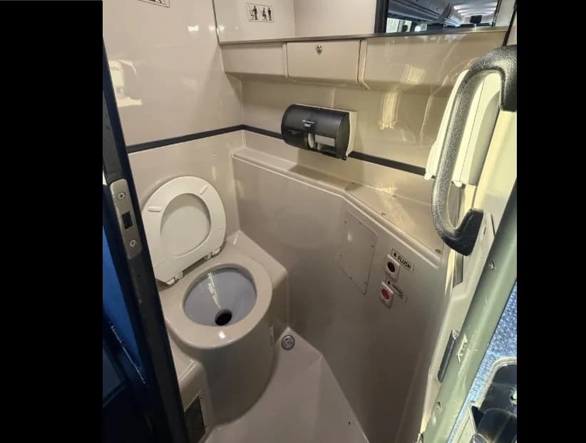 2019 Prevost H3-45 - Thumbnail 6 2019 Prevost H3-45 - Thumbnail 6