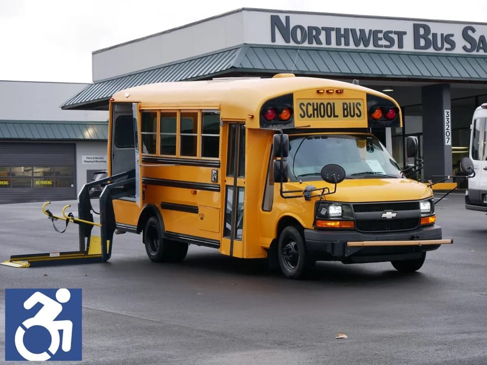 2014 Chevrolet Thomas bus 2014 Chevrolet Thomas bus