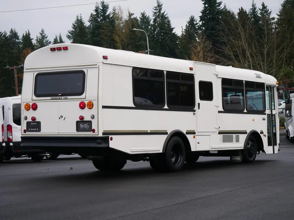 2006 Thomas Built Saf-T-Liner - Thumbnail 3 2006 Thomas Built Saf-T-Liner - Thumbnail 3