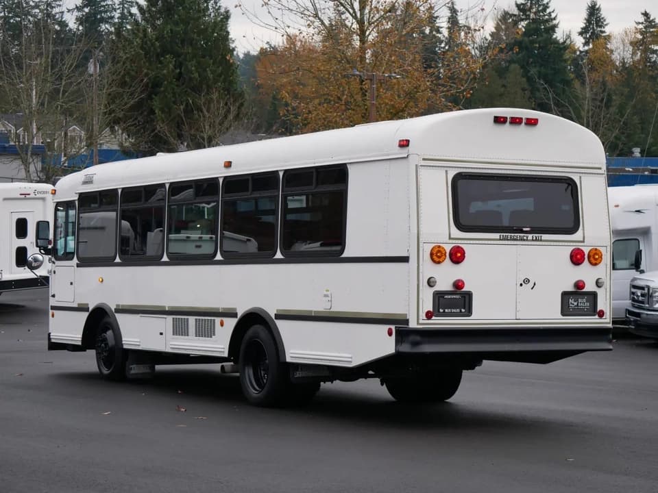 2006 Thomas Built Saf-T-Liner - Thumbnail 4 2006 Thomas Built Saf-T-Liner - Thumbnail 4