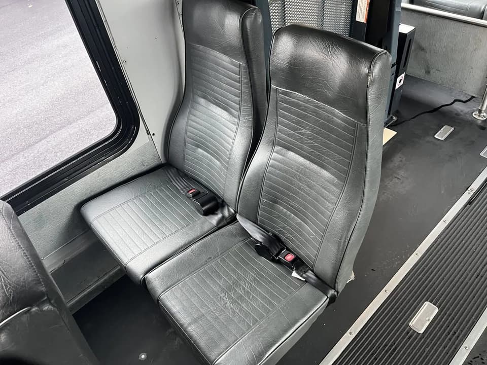 2006 Thomas Built Saf-T-Liner - Thumbnail 10 2006 Thomas Built Saf-T-Liner - Thumbnail 10