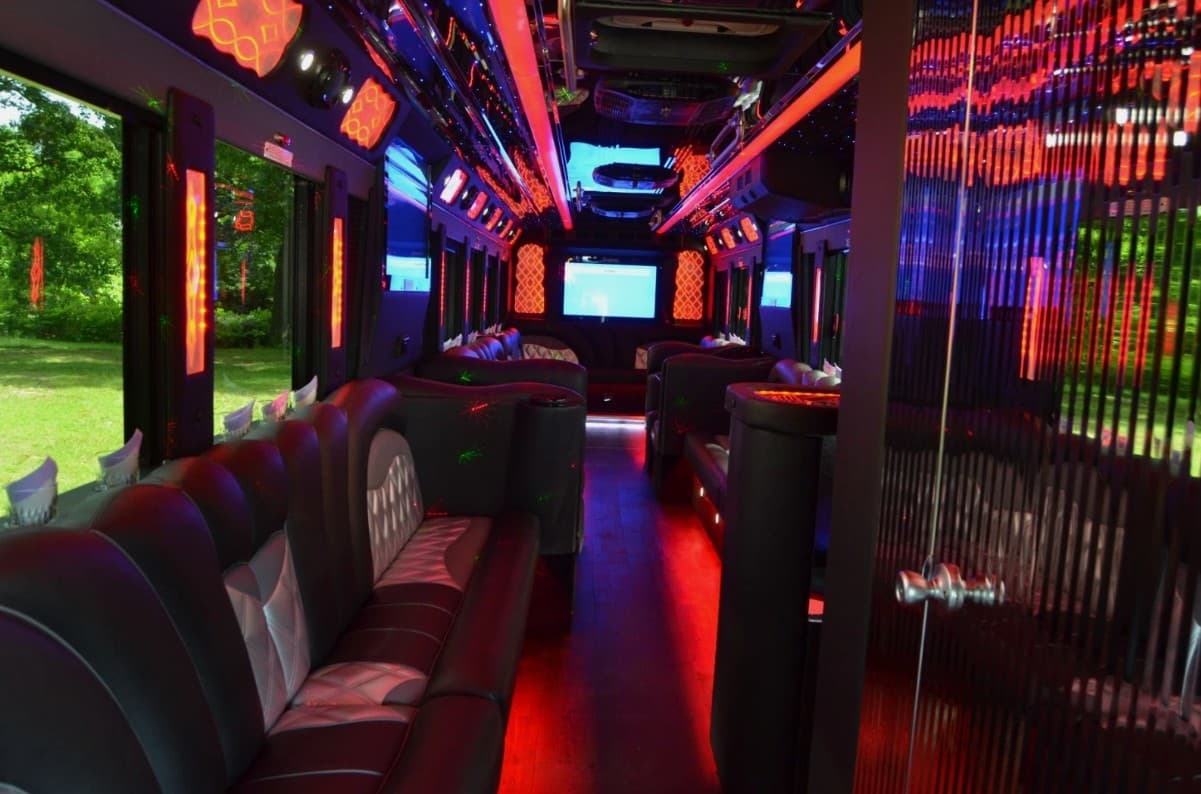 2017 Freightliner CT Coach Party Bus - Thumbnail 9 2017 Freightliner CT Coach Party Bus - Thumbnail 9