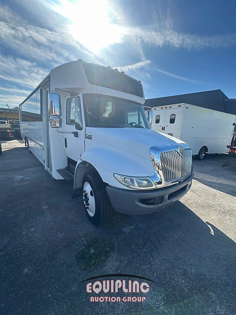 2015 International MAXXFORCE Shuttle Bus - Thumbnail 3 2015 International MAXXFORCE Shuttle Bus - Thumbnail 3