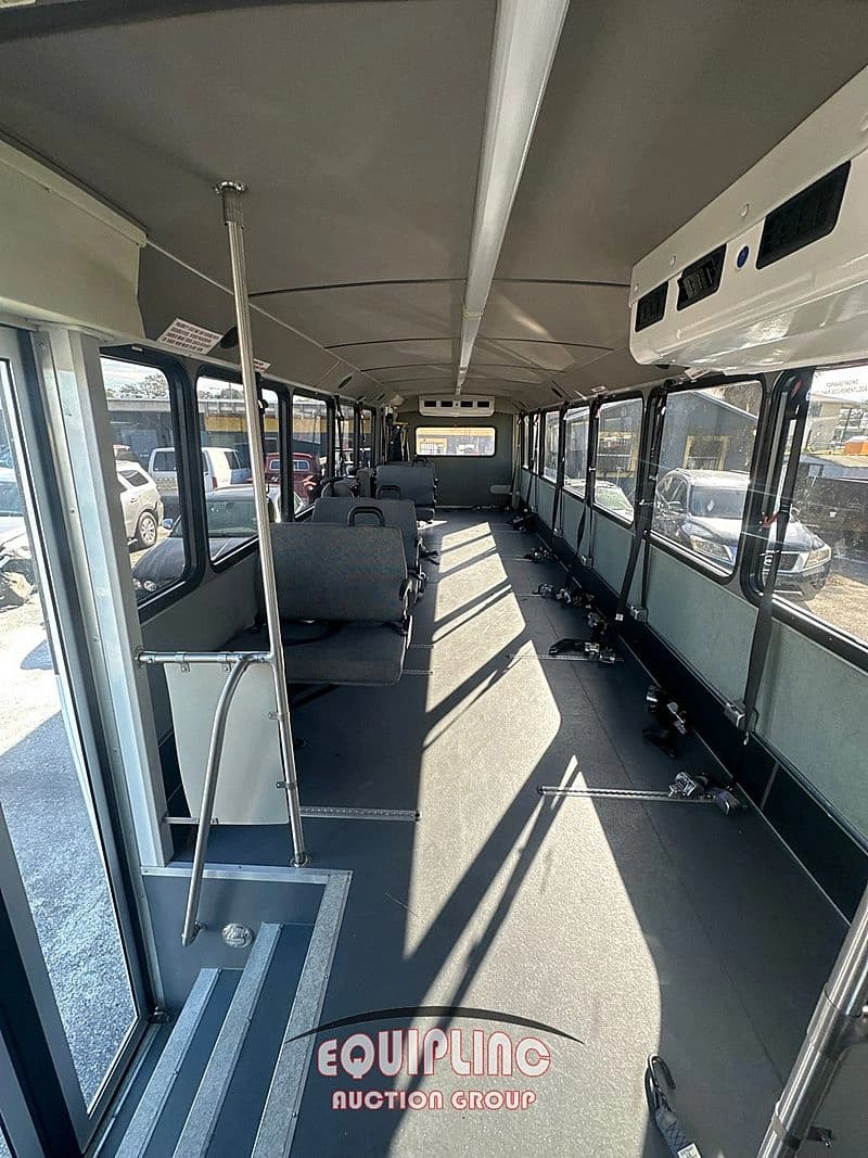 2015 International MAXXFORCE Shuttle Bus - Thumbnail 21 2015 International MAXXFORCE Shuttle Bus - Thumbnail 21