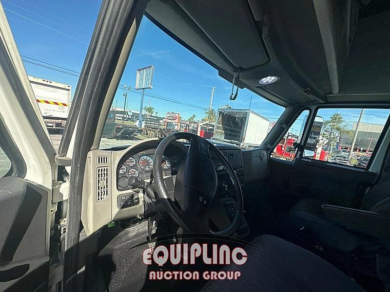 2015 International MAXXFORCE Shuttle Bus - Thumbnail 37 2015 International MAXXFORCE Shuttle Bus - Thumbnail 37