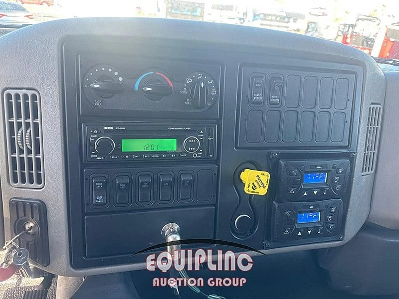 2015 International MAXXFORCE Shuttle Bus - Thumbnail 40 2015 International MAXXFORCE Shuttle Bus - Thumbnail 40