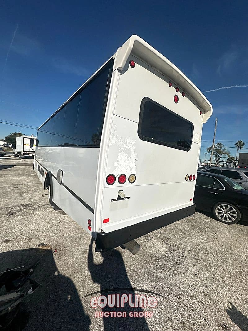 2015 International MAXXFORCE Shuttle Bus - Thumbnail 6 2015 International MAXXFORCE Shuttle Bus - Thumbnail 6