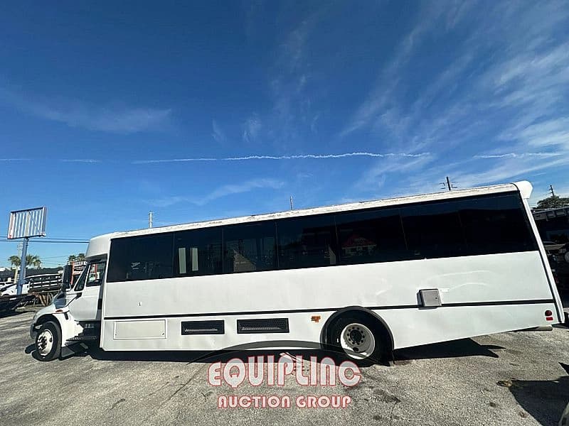 2015 International MAXXFORCE Shuttle Bus - Thumbnail 7 2015 International MAXXFORCE Shuttle Bus - Thumbnail 7