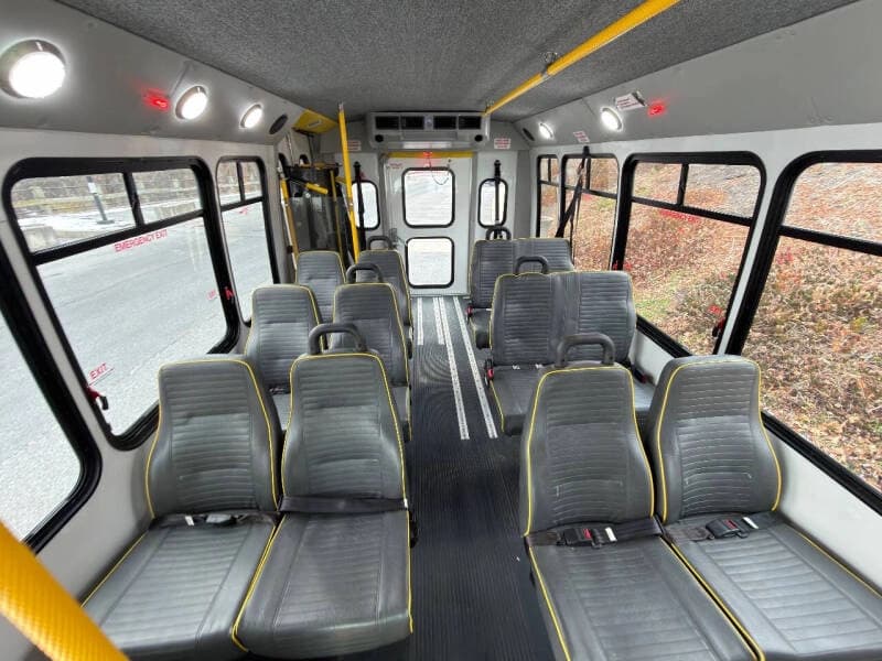 2014 Ford E450 - Thumbnail 17 2014 Ford E450 - Thumbnail 17