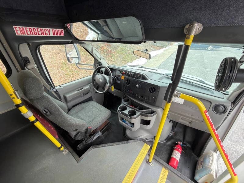 2018 Ford E-350 - Thumbnail 14 2018 Ford E-350 - Thumbnail 14