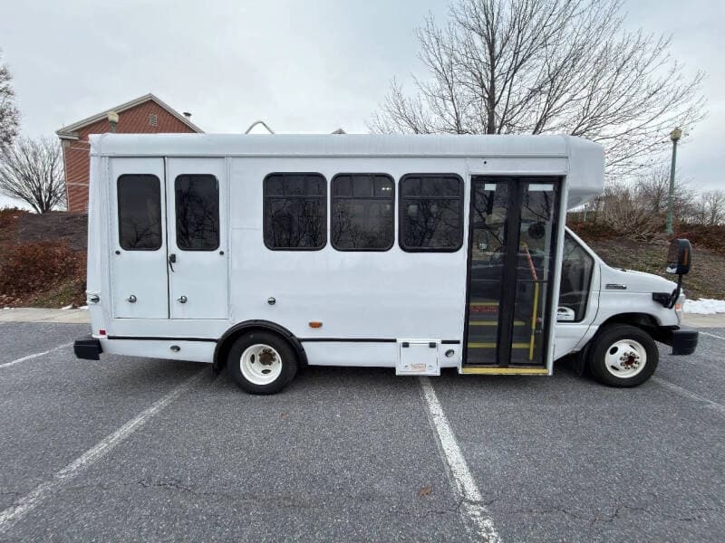 2018 Ford E-350 - Thumbnail 6 2018 Ford E-350 - Thumbnail 6