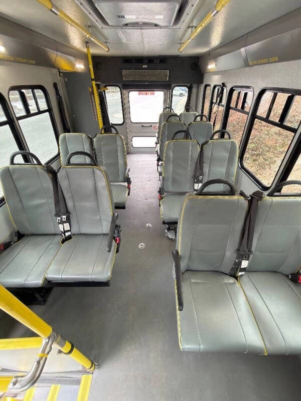 2018 Ford E-350 - Thumbnail 9 2018 Ford E-350 - Thumbnail 9