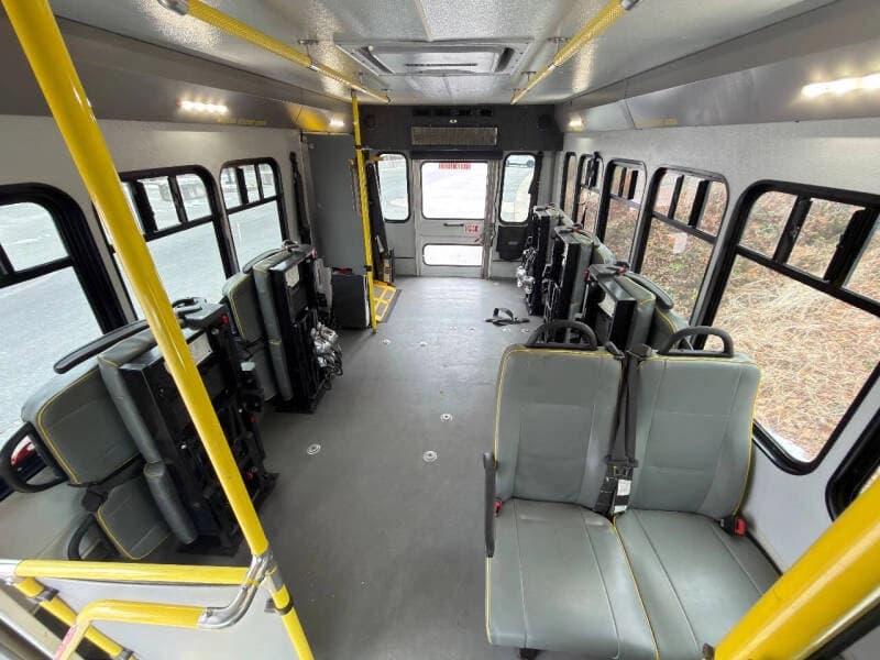 2018 Ford E-350 - Thumbnail 10 2018 Ford E-350 - Thumbnail 10