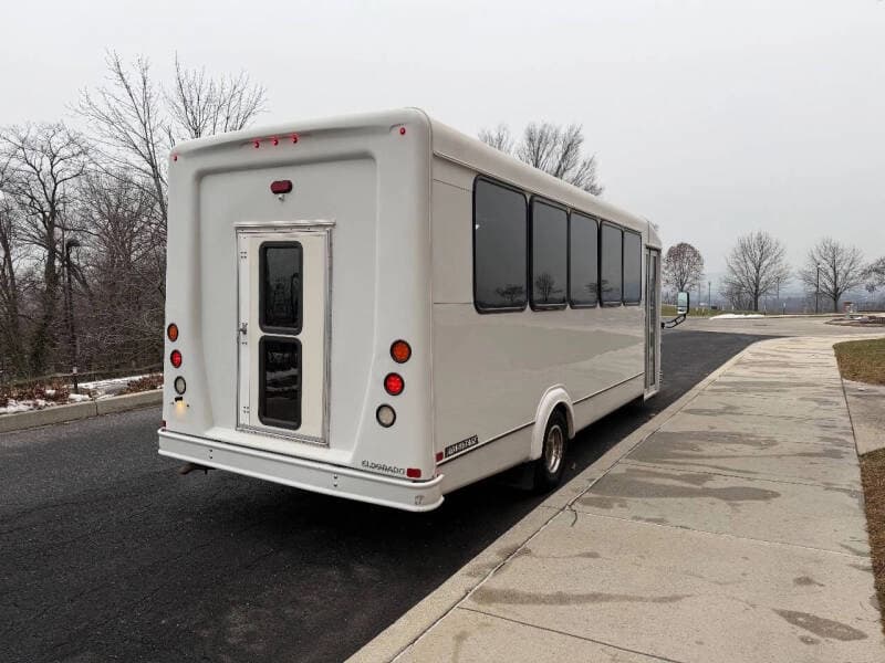 2020 Ford E-450 - Thumbnail 6 2020 Ford E-450 - Thumbnail 6