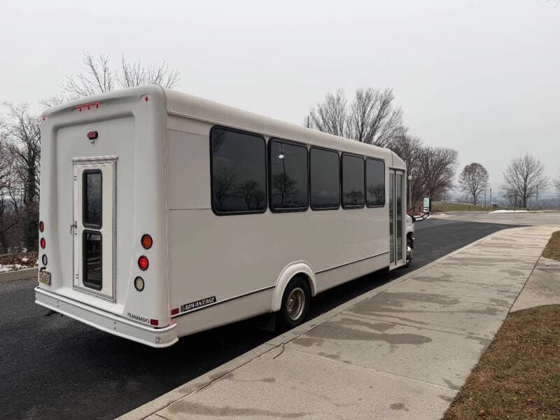 2020 Ford E-450 - Thumbnail 8 2020 Ford E-450 - Thumbnail 8