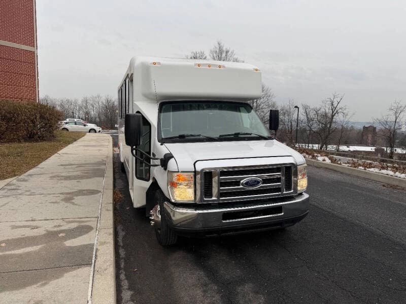 2020 Ford E-450 - Thumbnail 9 2020 Ford E-450 - Thumbnail 9