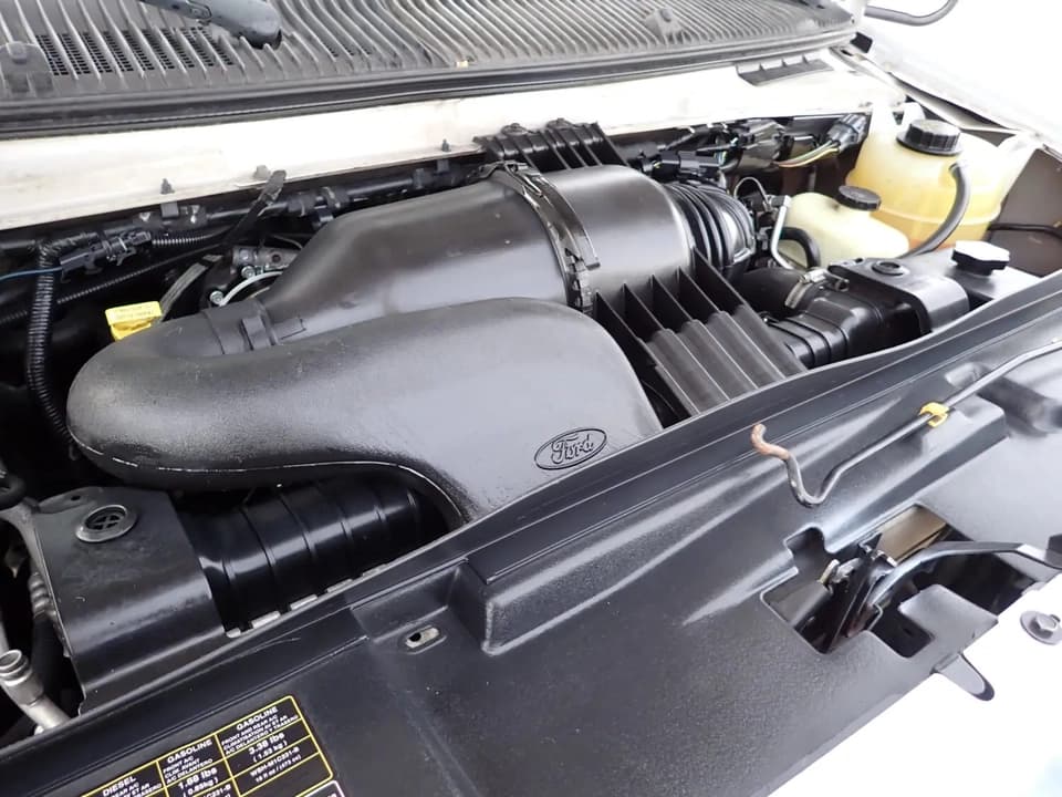 2010 ElDorado Aerotech Shuttle Bus - Thumbnail 12 2010 ElDorado Aerotech Shuttle Bus - Thumbnail 12