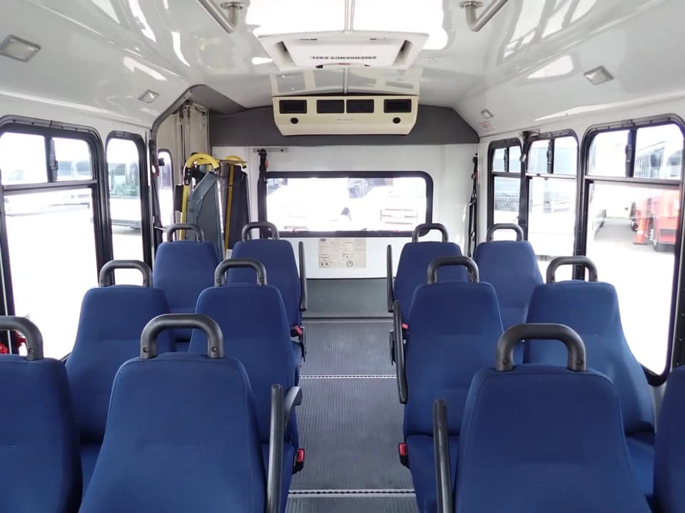 2010 ElDorado Aerotech Shuttle Bus - Thumbnail 9 2010 ElDorado Aerotech Shuttle Bus - Thumbnail 9