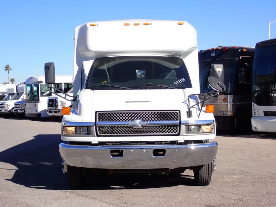 2006 ElDorado Aero Elite Shuttle Bus - Thumbnail 2 2006 ElDorado Aero Elite Shuttle Bus - Thumbnail 2