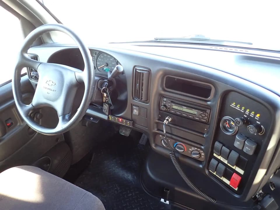 2006 ElDorado Aero Elite Shuttle Bus - Thumbnail 11 2006 ElDorado Aero Elite Shuttle Bus - Thumbnail 11