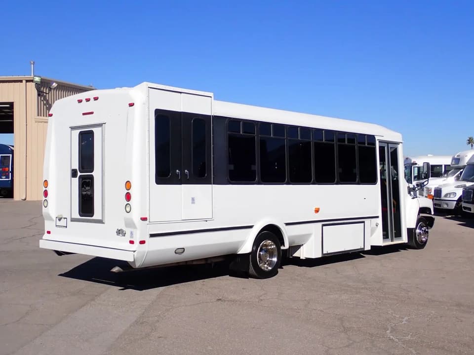 2006 ElDorado Aero Elite Shuttle Bus - Thumbnail 7 2006 ElDorado Aero Elite Shuttle Bus - Thumbnail 7