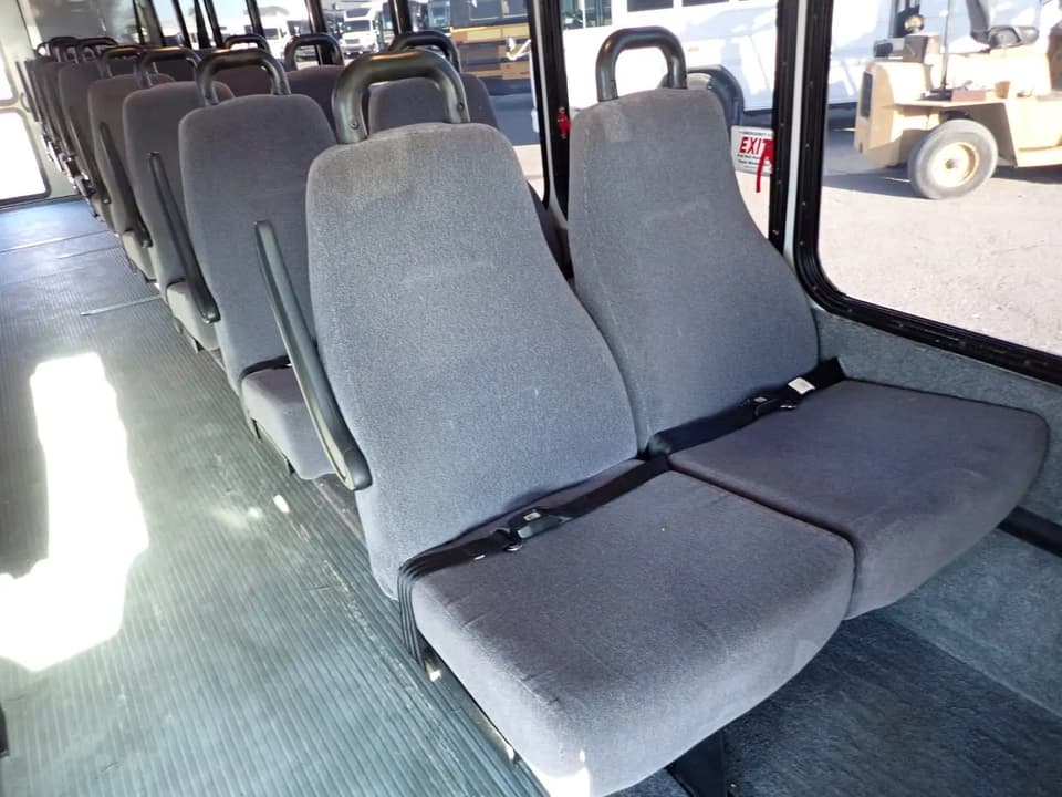 2006 ElDorado Aero Elite Shuttle Bus - Thumbnail 8 2006 ElDorado Aero Elite Shuttle Bus - Thumbnail 8