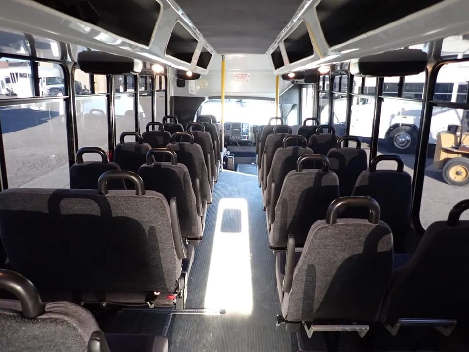 2006 ElDorado Aero Elite Shuttle Bus - Thumbnail 10 2006 ElDorado Aero Elite Shuttle Bus - Thumbnail 10